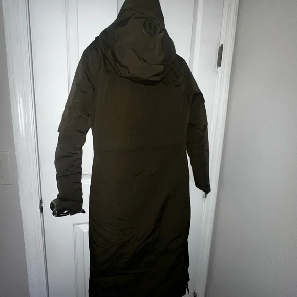 Lululemon Athletica Dark Green Winter Warrior Jacket - Picture 3 of 9